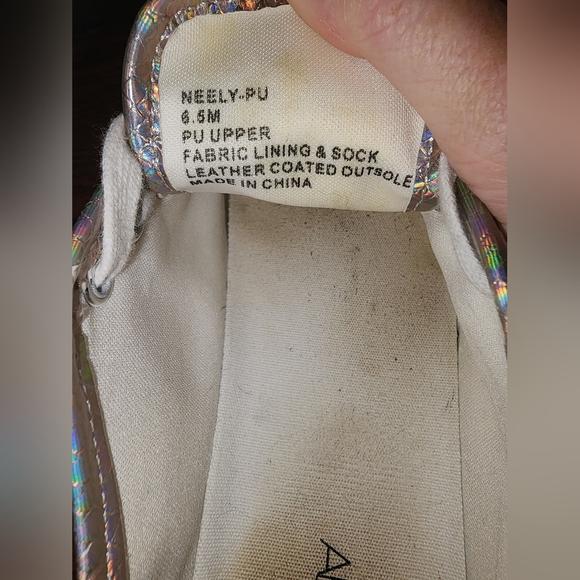 Abound 1.5" Platform Holographic Snake Skin Print Size 6.5 - Picture 7 of 7